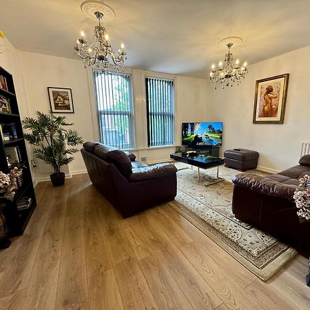 Lovely 2 Bed Apartment, Arnold Town Centre. Nottingham Bagian luar foto