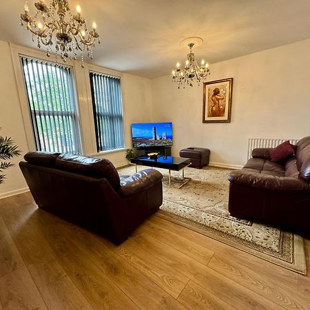 Lovely 2 Bed Apartment, Arnold Town Centre. Nottingham Bagian luar foto