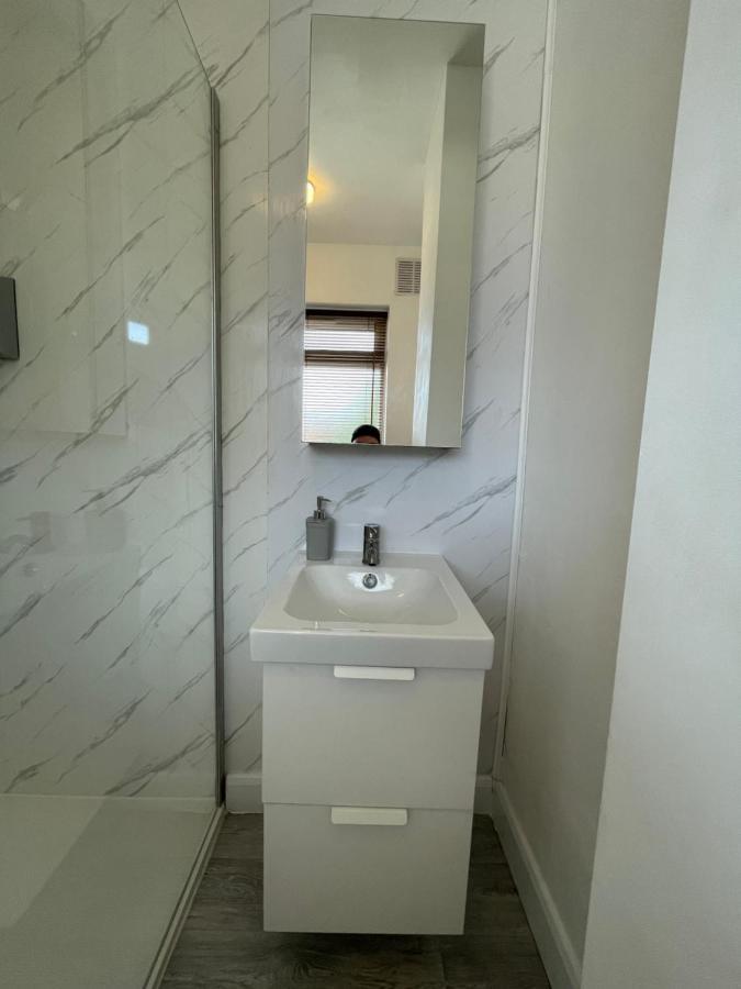 Lovely 2 Bed Apartment, Arnold Town Centre. Nottingham Bagian luar foto