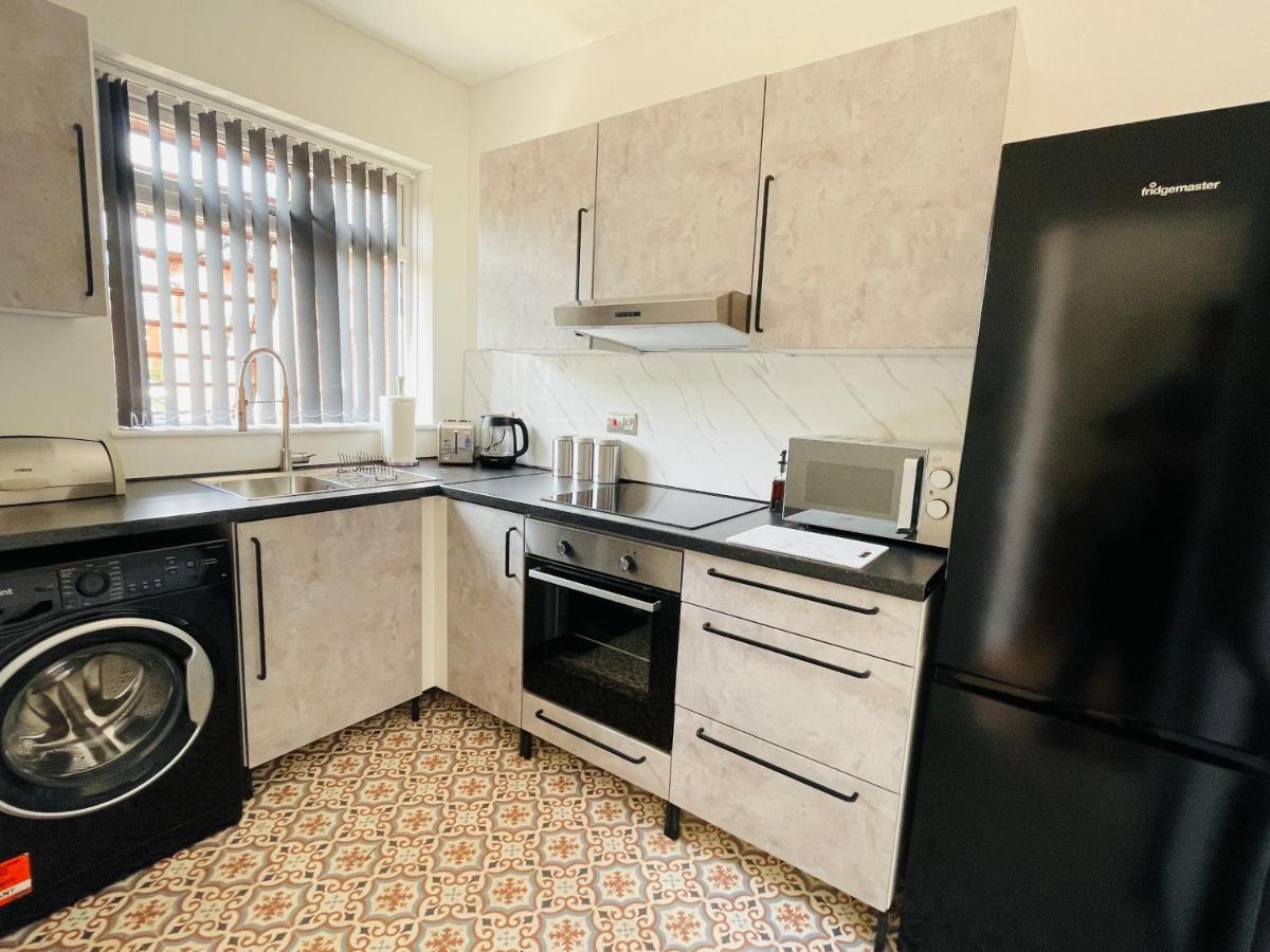 Lovely 2 Bed Apartment, Arnold Town Centre. Nottingham Bagian luar foto